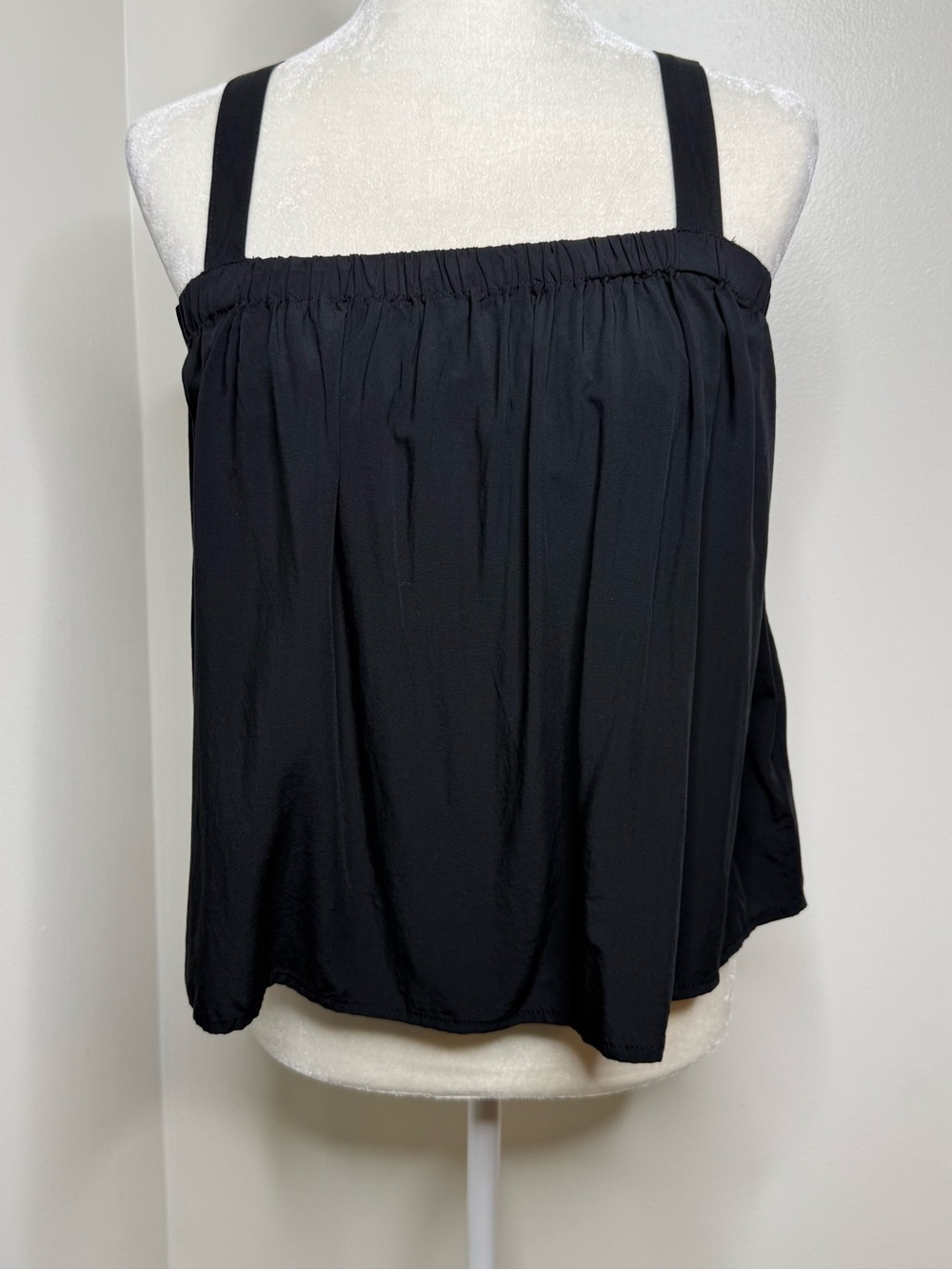 Old Navy Tie Back Cami Swing Blouse Black Size Medium Flowy